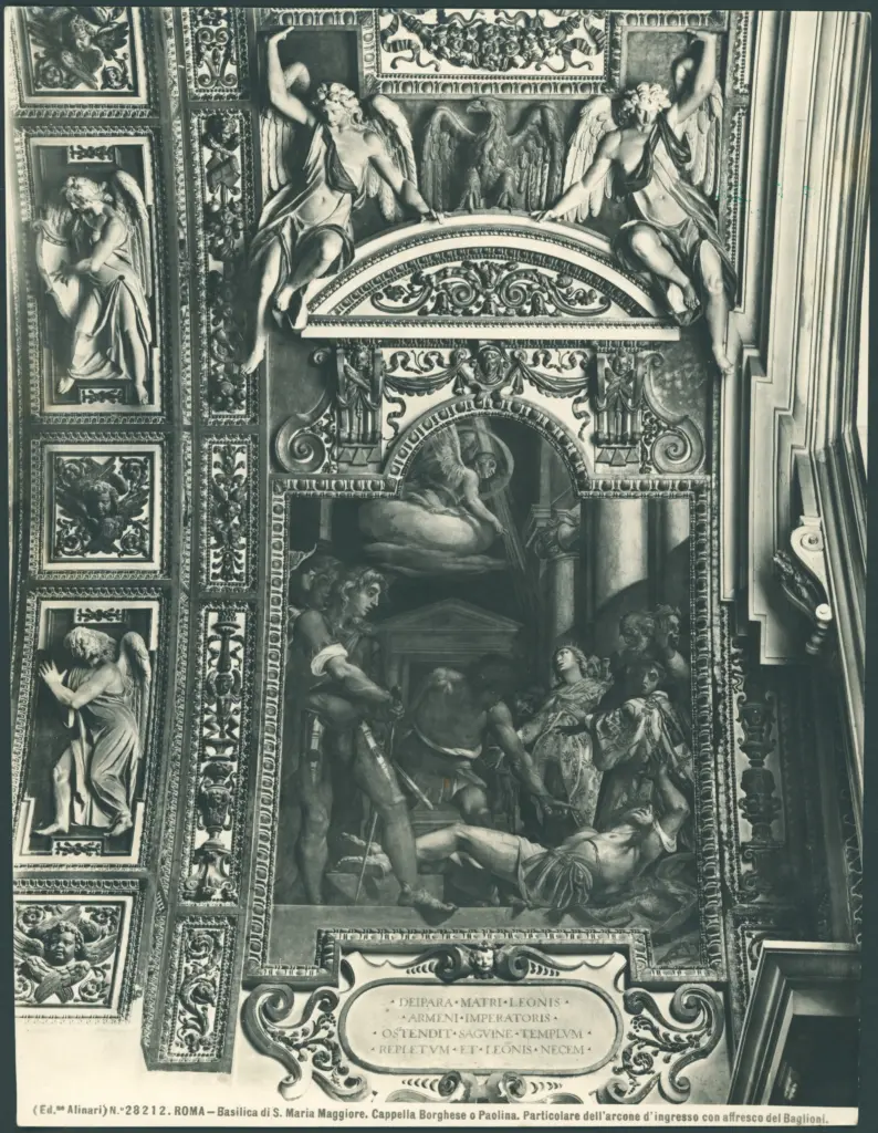 Roma - Basilica di S. Maria Maggiore. Cappella Borghese o Paolini. Particolare dell'arcone d'ingresso con affresco del Baglioni.