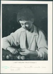 Ragazzo che sbuccia un frutto