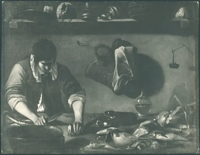 Interno di cucina con cuoco